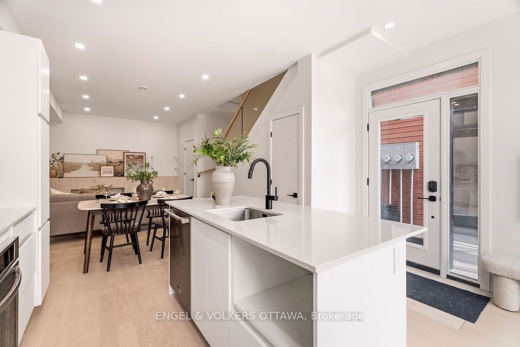 Unit A - 47 Fairmont Avenue, Ottawa 5