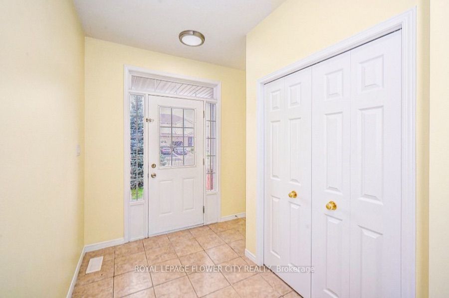 419 Tealby Crescent, Waterloo 4