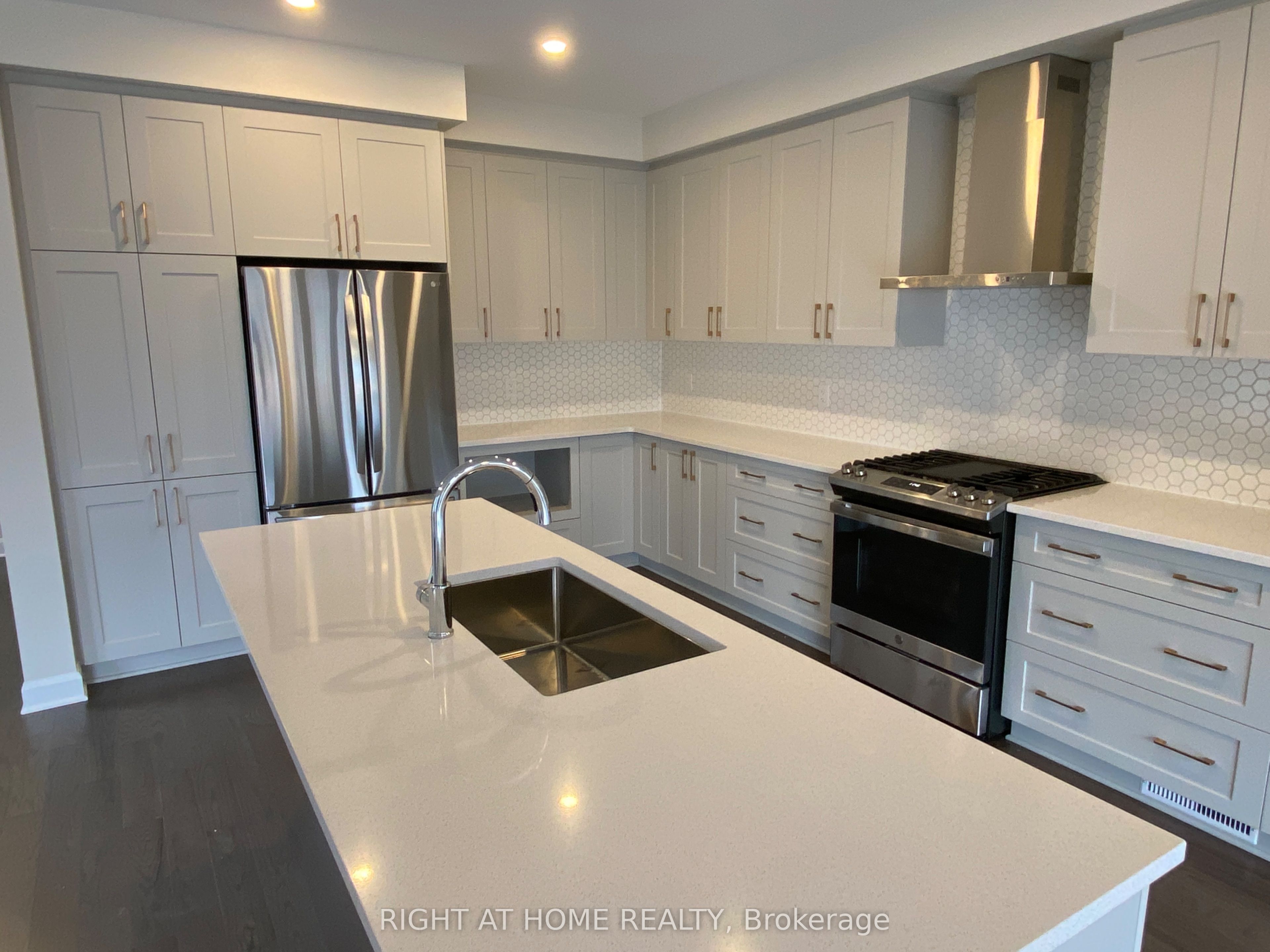 608 MOONFLOWER Crescent, Orleans-Gloucester 5