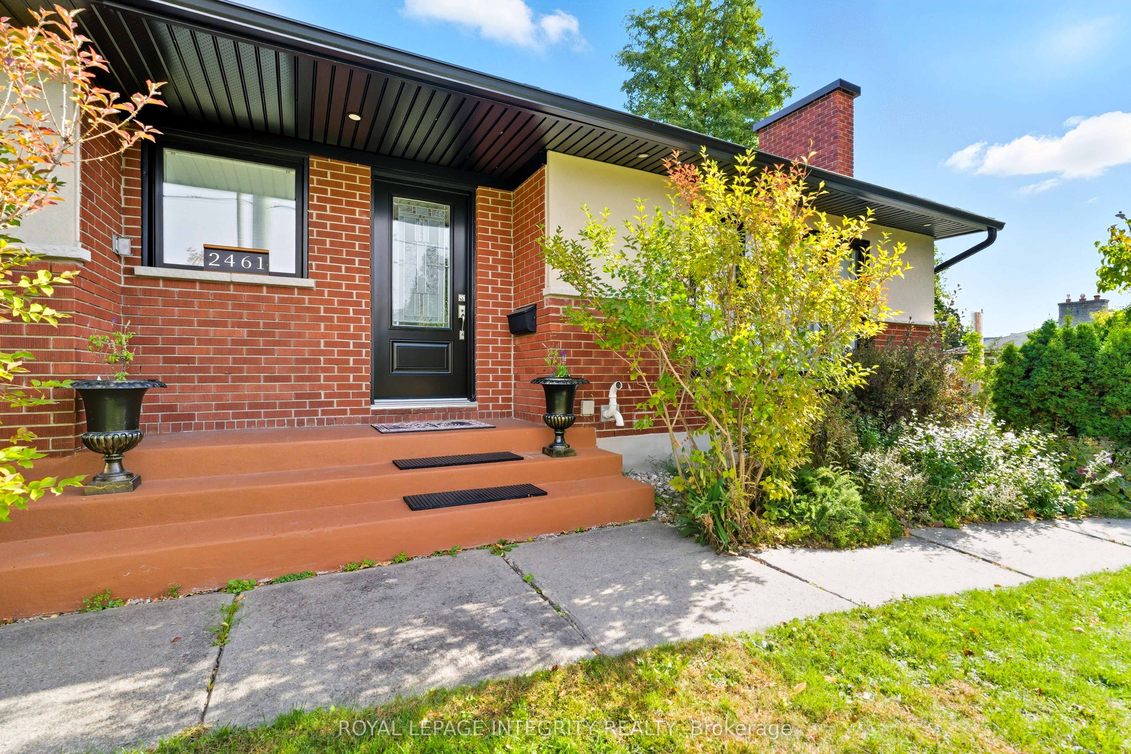 2461 Alta Vista Drive, Ottawa 2