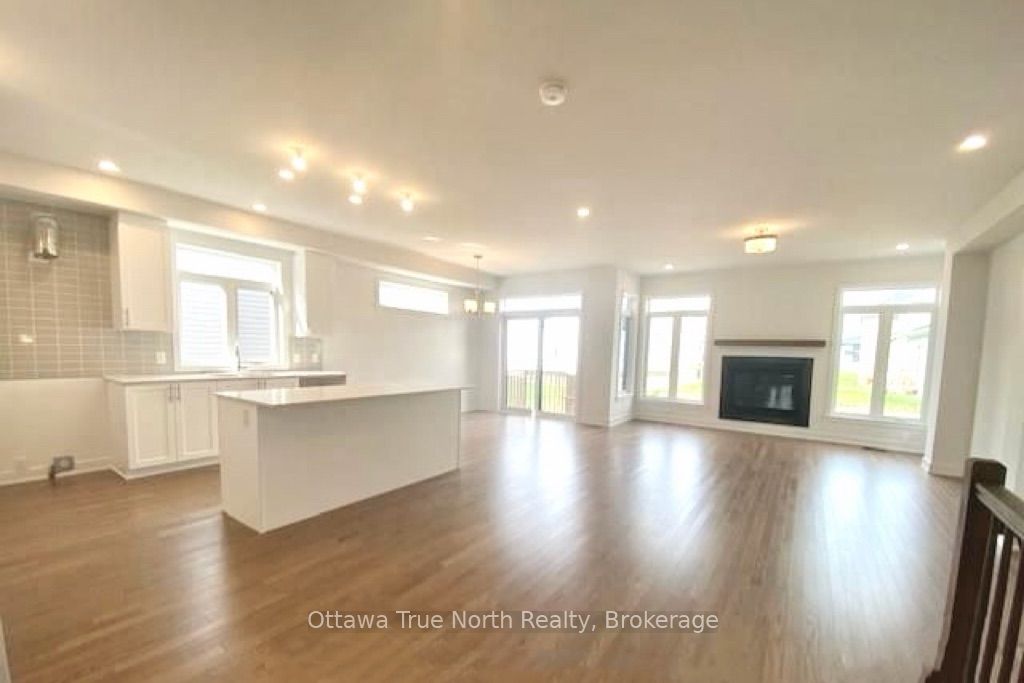 934 Embankment Street, Stittsville-Goulbourn 4