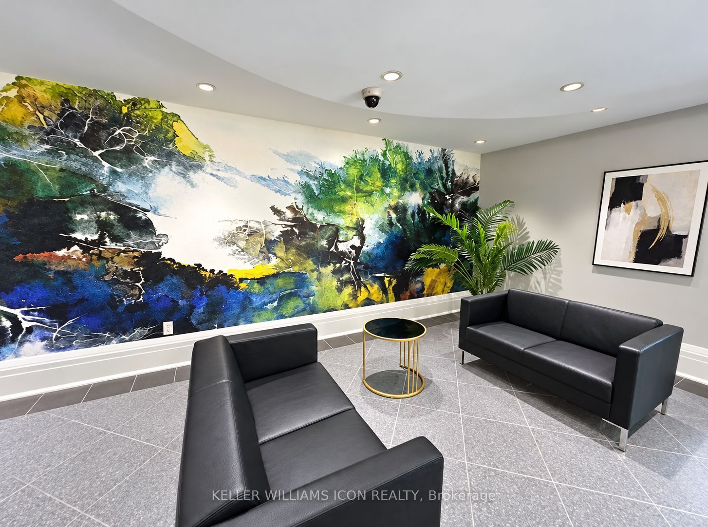 Unit 105 - 429 Somerset Street W, Ottawa 3